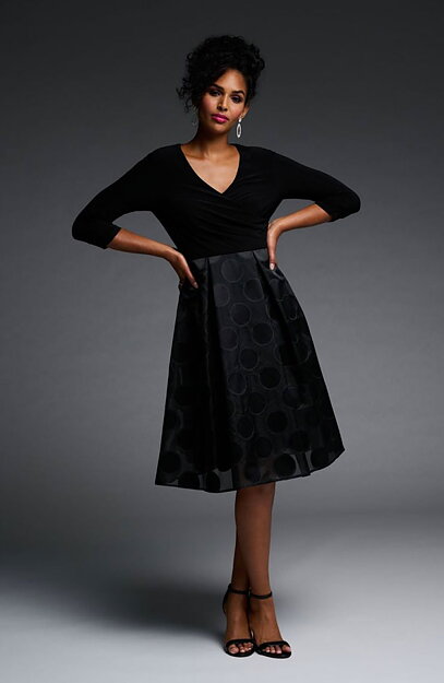 Klänning omlott prickig tyllkjol svart