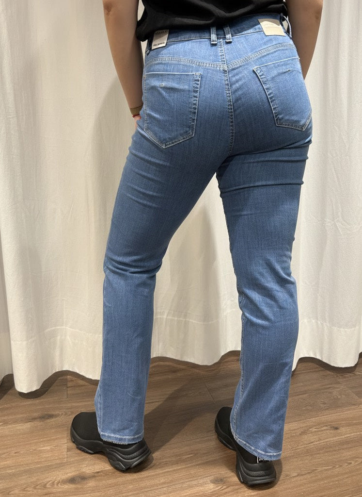 Anna Motana Dora, summertone