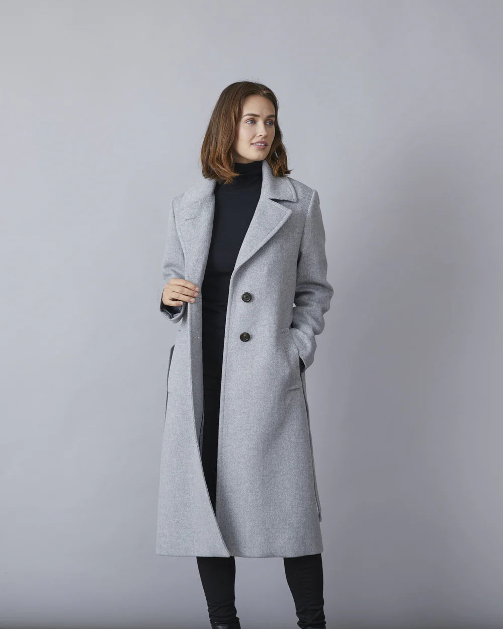 Ljusgrå ull kappa med värmande Meida isolering