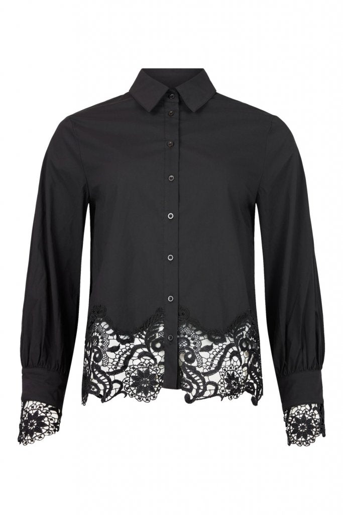 Svart skjorta med spets, Sunday